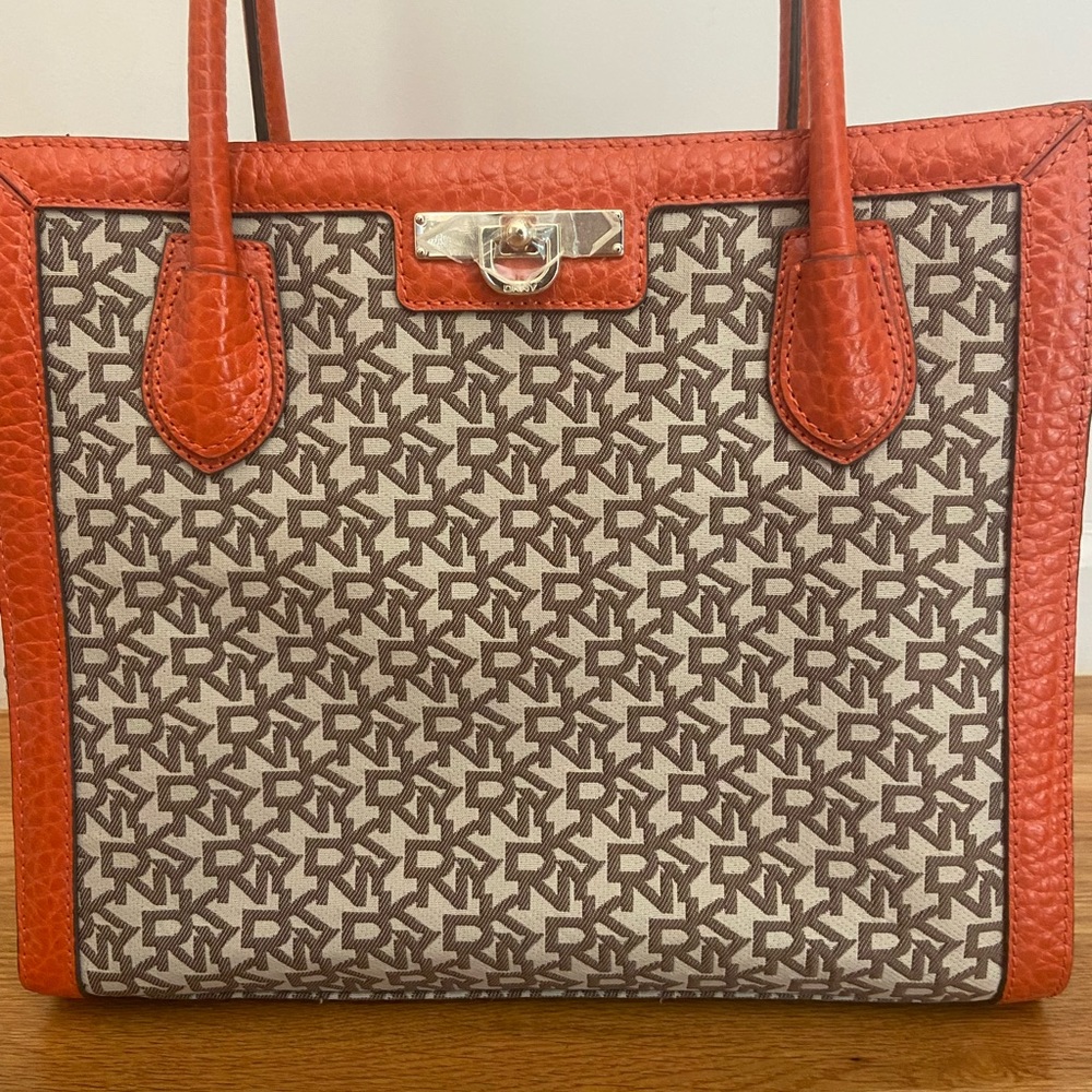 DKNY logo printed handbag - Like new